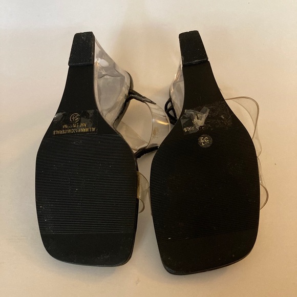 Clear Slip On Size 5.5 - Picture 3 of 6